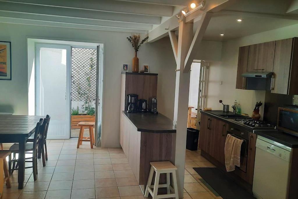 Maison De Pecheur Renovee Avec Cour Proche Du Port Les Sables-dʼOlonne Dış mekan fotoğraf